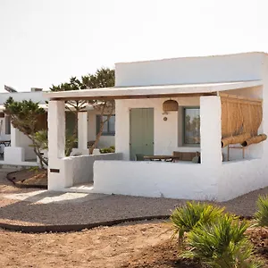 https://apartamentos-punta-rasa.balearic-islands.net