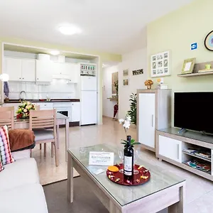 https://apartamentos-la-laguna-deluxe-1.in-canary-islands.com